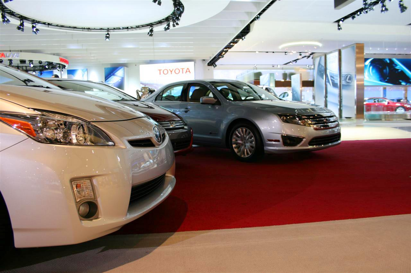 Illustration for article titled First Photo Of 2010 Toyota Prius, 2010 Honda Insight Together